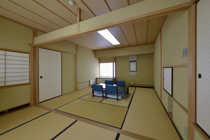 Room 20 of 48