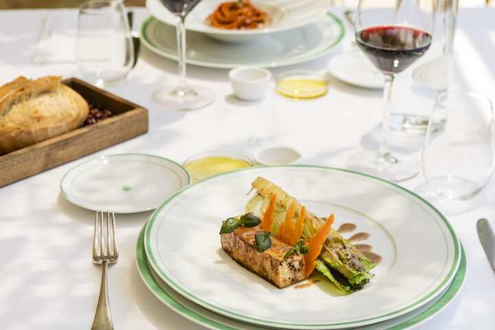 Dining 53 of 82