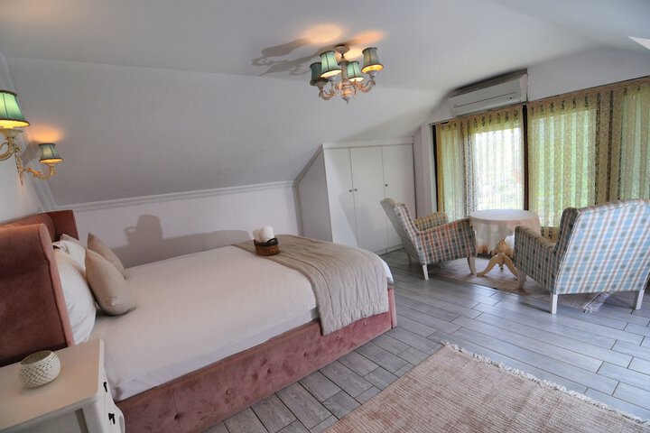 Room 21 of 156