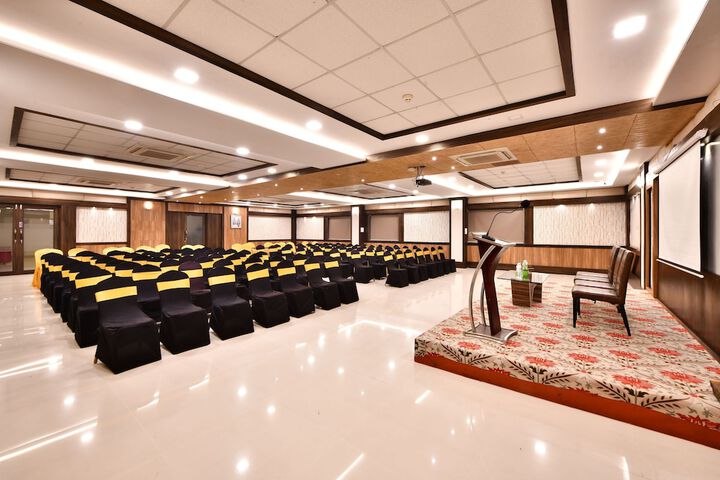 Ballroom/Hall 52 of 65