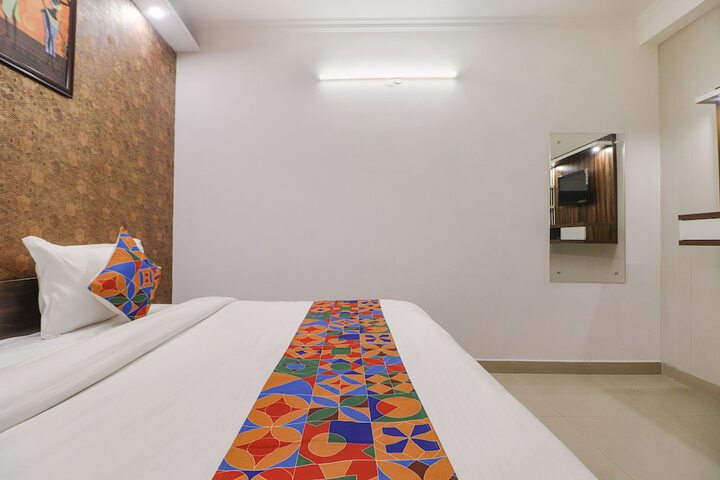 Room 13 of 29