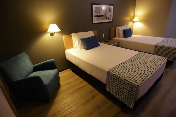Room 16 of 37