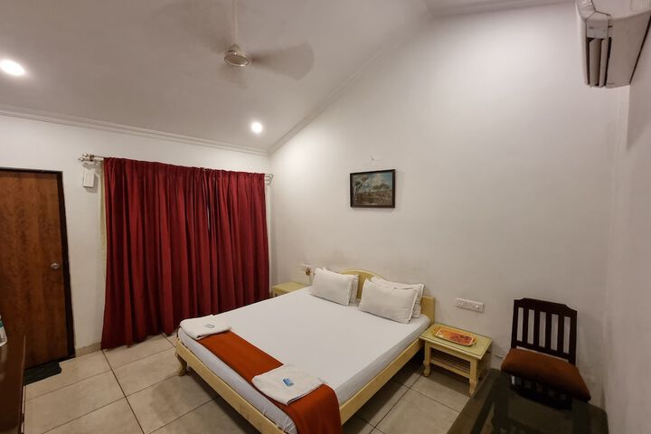 Room 5 of 38