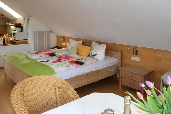 Room 4 of 19