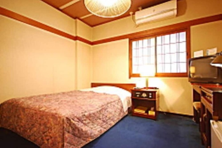 Room 18 of 39