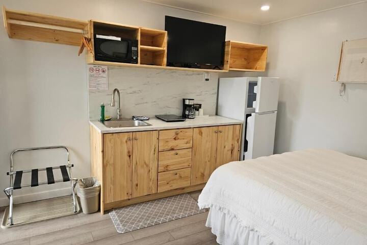 Room 4 of 25