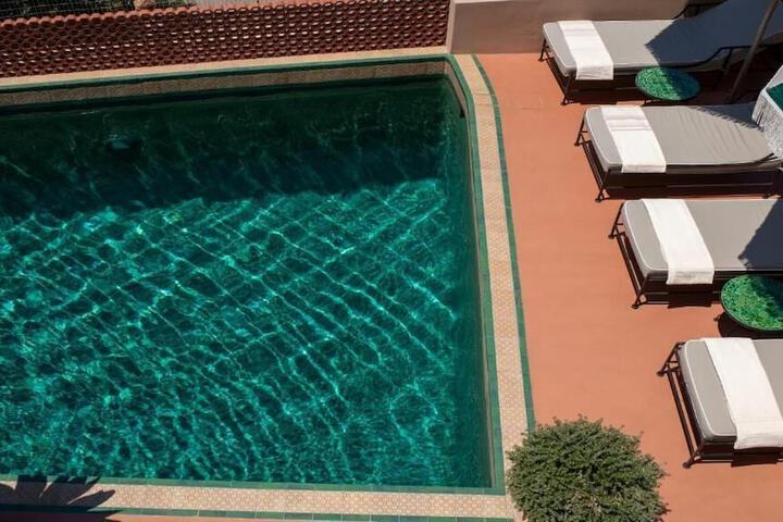 Pool 254 of 282