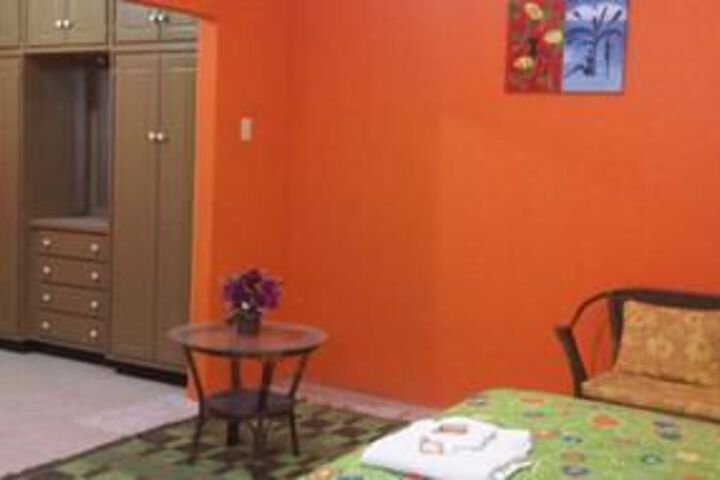 Room 11 of 34