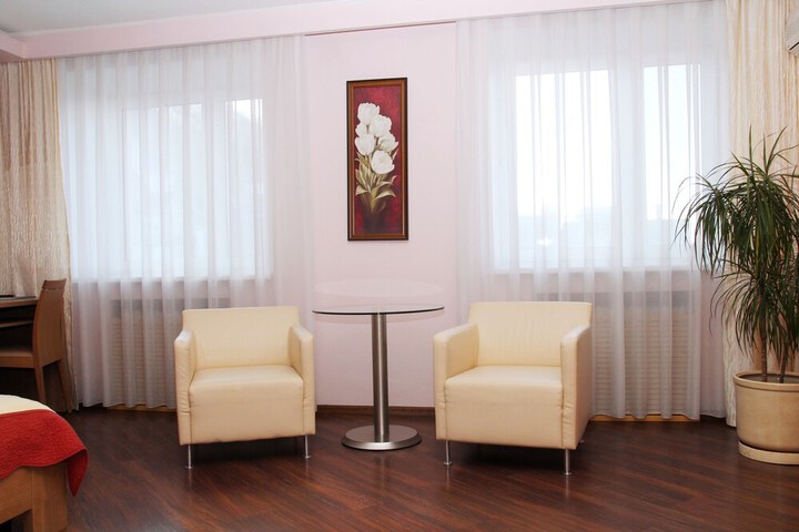 Room 13 of 66