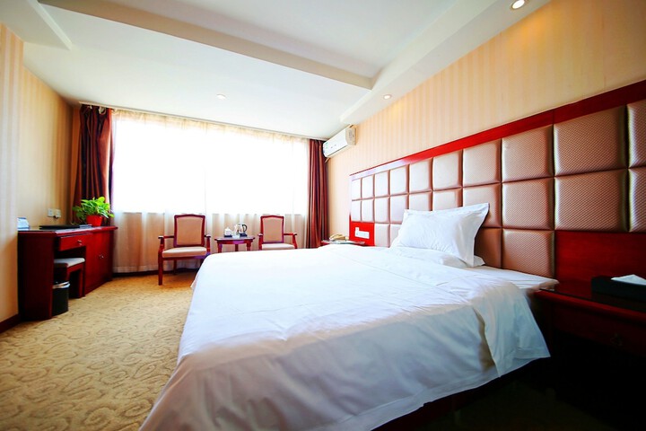 Room 12 of 20
