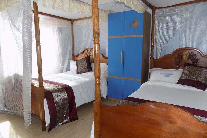 Room 9 of 35