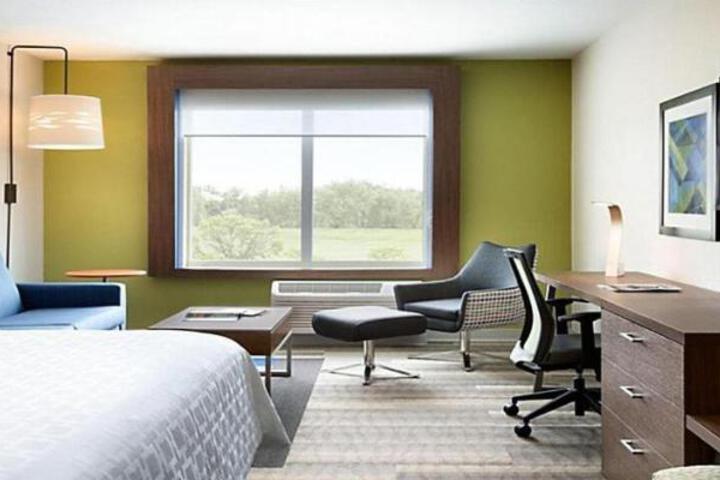 Standard King Bed Accessible (8 of 9)