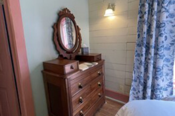 Room 22 of 117