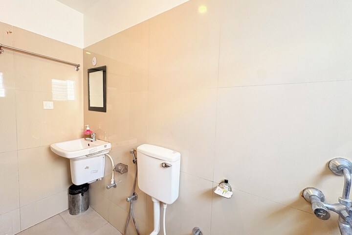 Room 18 of 28