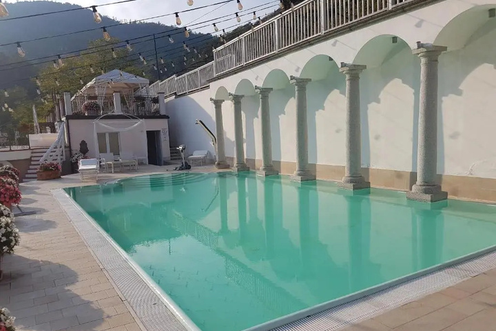 Pool 10 of 13