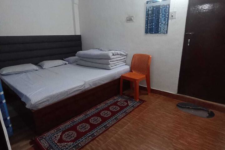Room 16 of 30