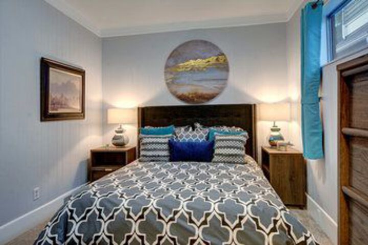 Room 5 of 14
