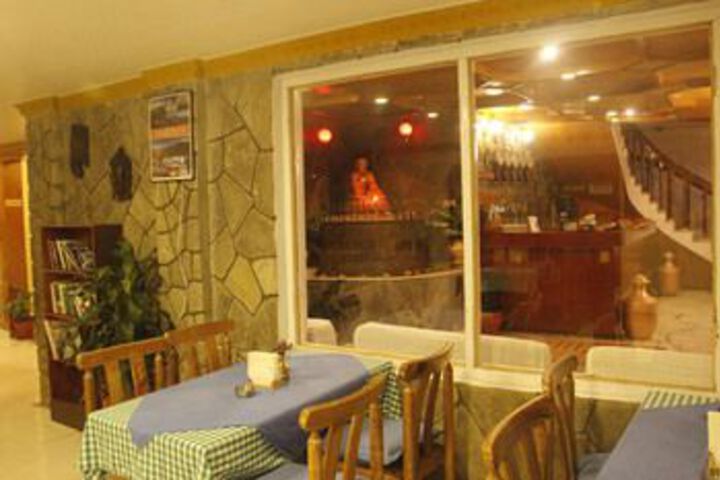 Dining 21 of 23