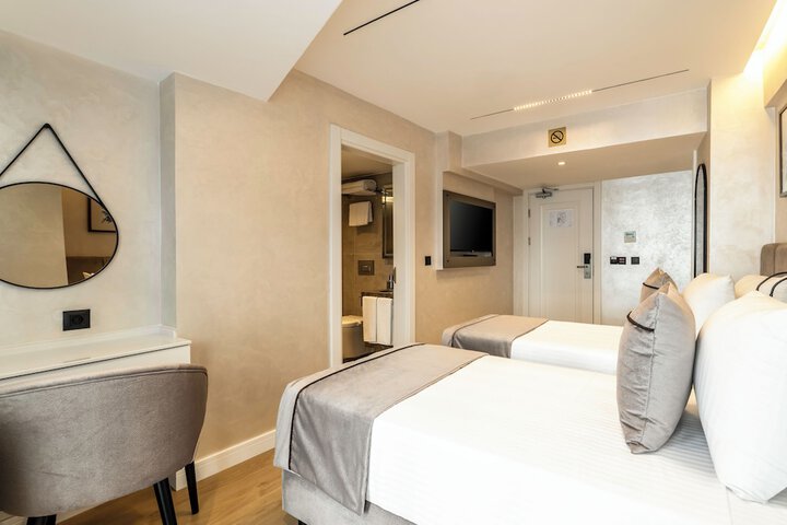 Room 20 of 98