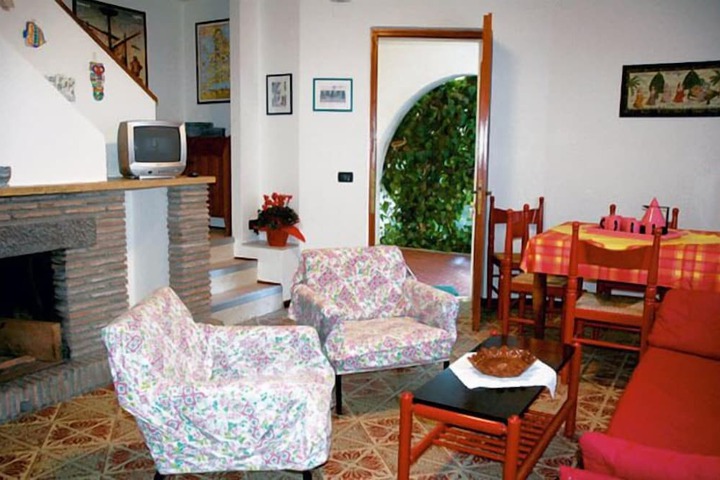 Room 8 of 19
