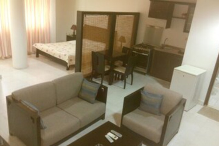 Room 9 of 15