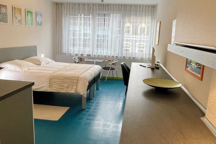 Room 11 of 29