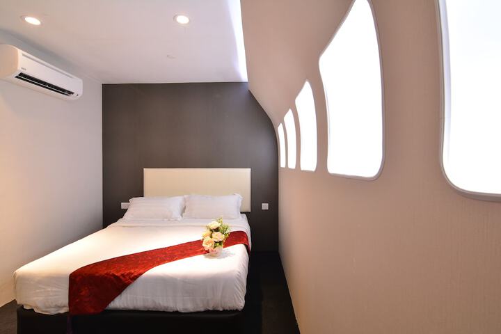 Room 14 of 83
