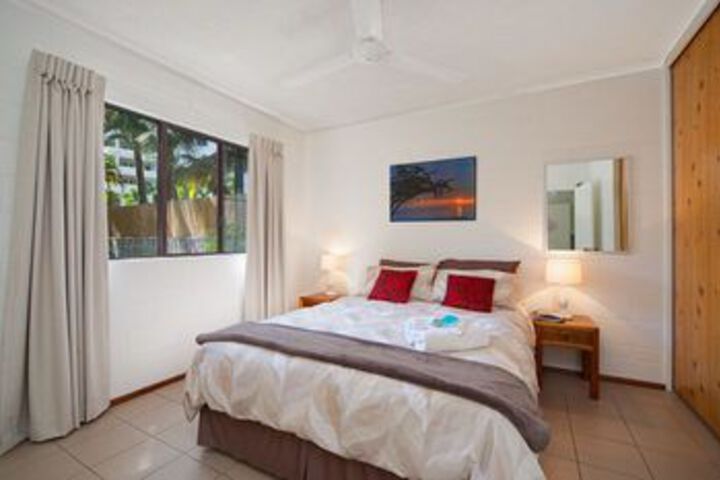 Room 4 of 7