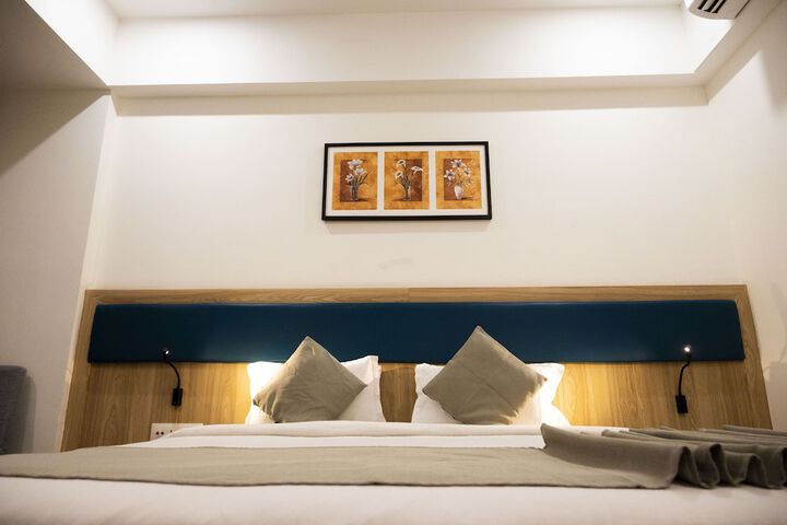 Room 2 of 19
