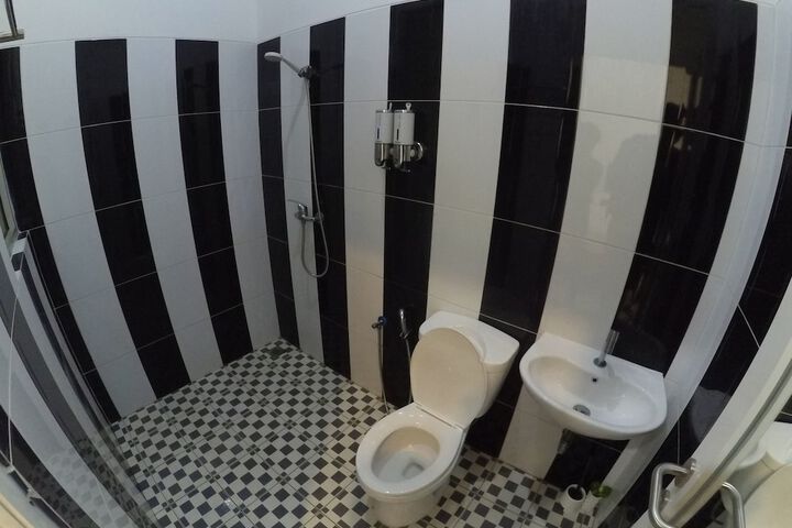 Room 16 of 24
