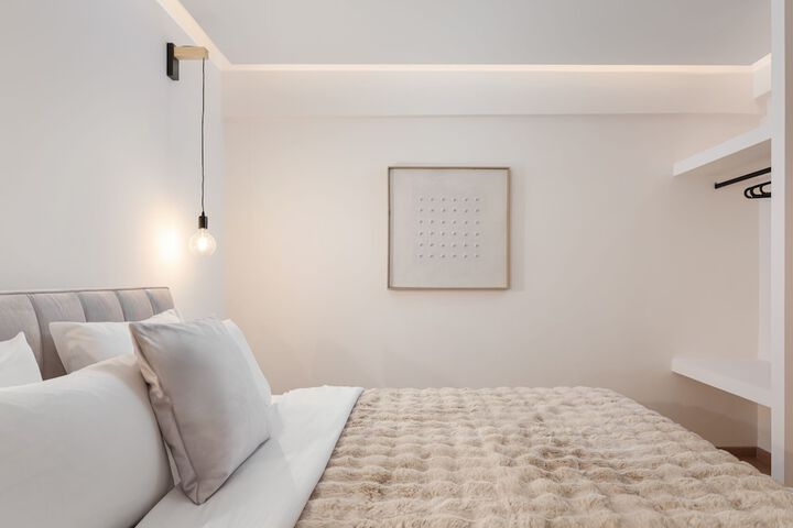 Room 93 of 132