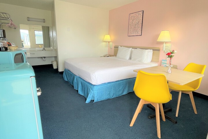 Room 30 of 74