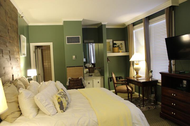 Room 27 of 56