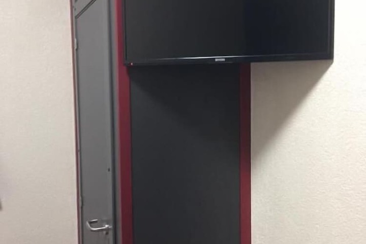 Room 5 of 18