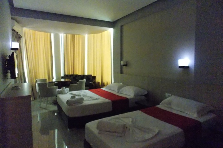 Room 4 of 14