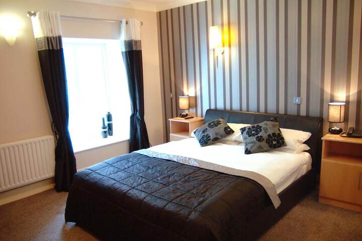 Room 15 of 38