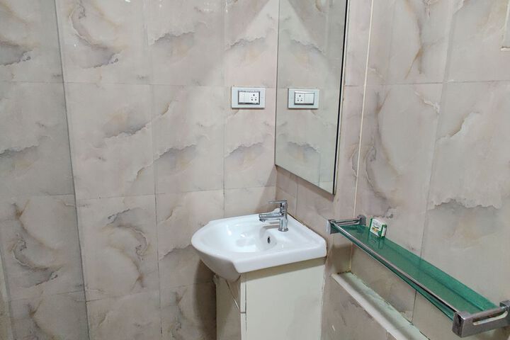 Room 6 of 40