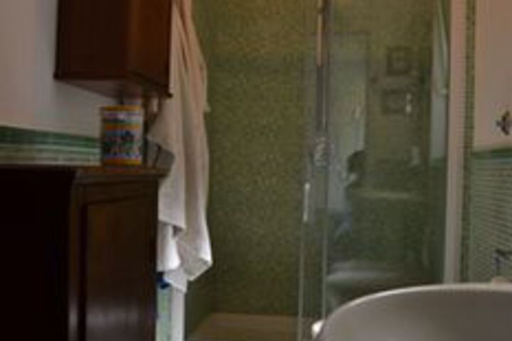 Room 2 of 34