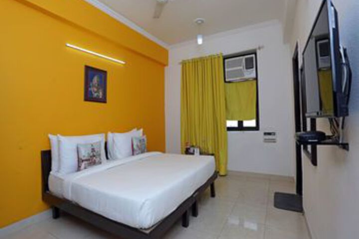 Room 14 of 25