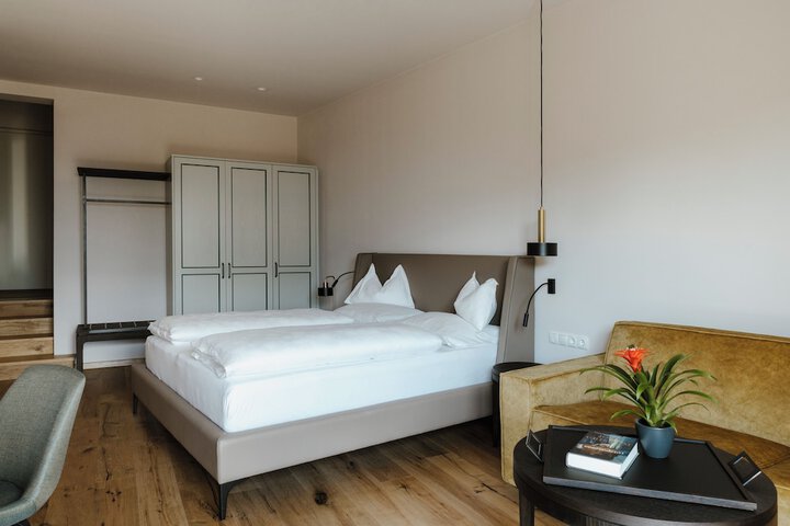 Room 11 of 36