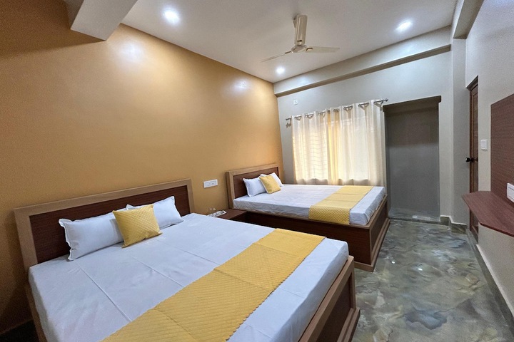 Room 4 of 13