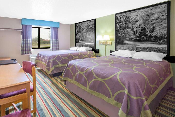 1 Queen Bed (18 of 29)