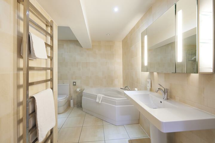 Clean Restrooms