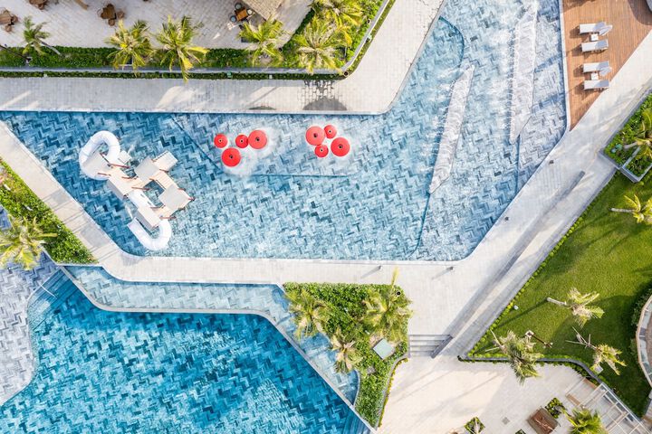 Pool 53 of 118