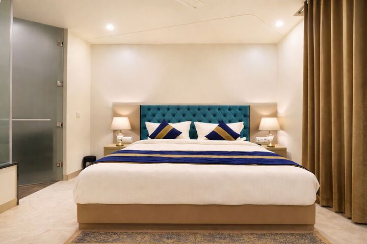 Room 5 of 19