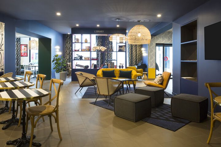 Guest Lobby
