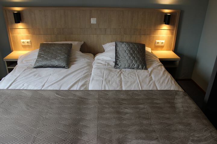 Room 8 of 30