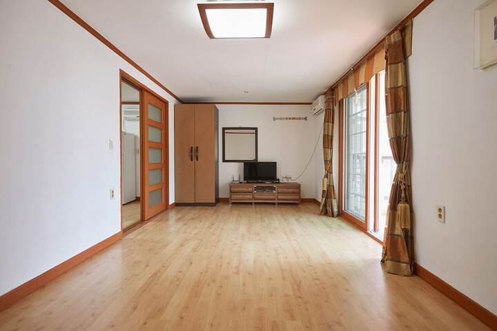 Room 43 of 82