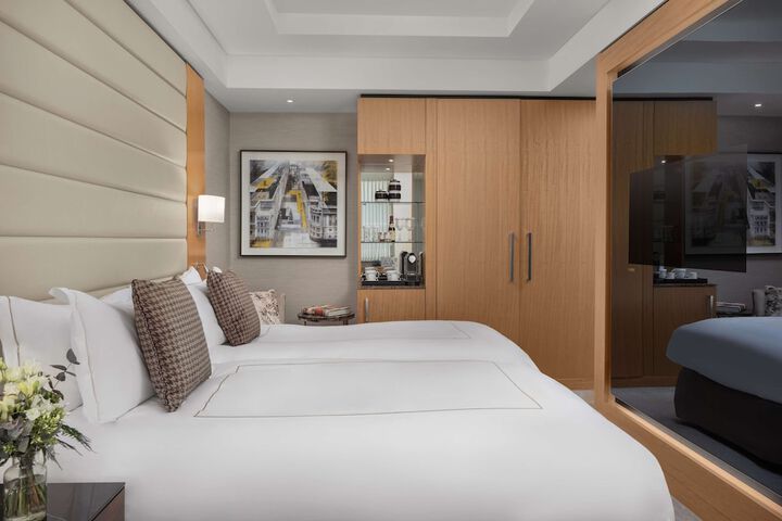 Room 51 of 112