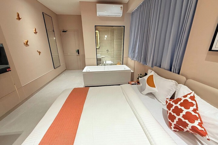 Room 2 of 15